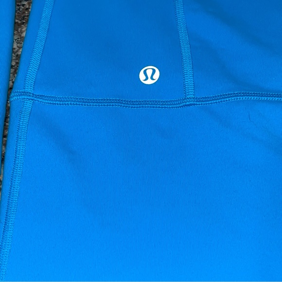 LULULEMON in stride jacket with hood snorkel blue and white - Picture 10 of 10